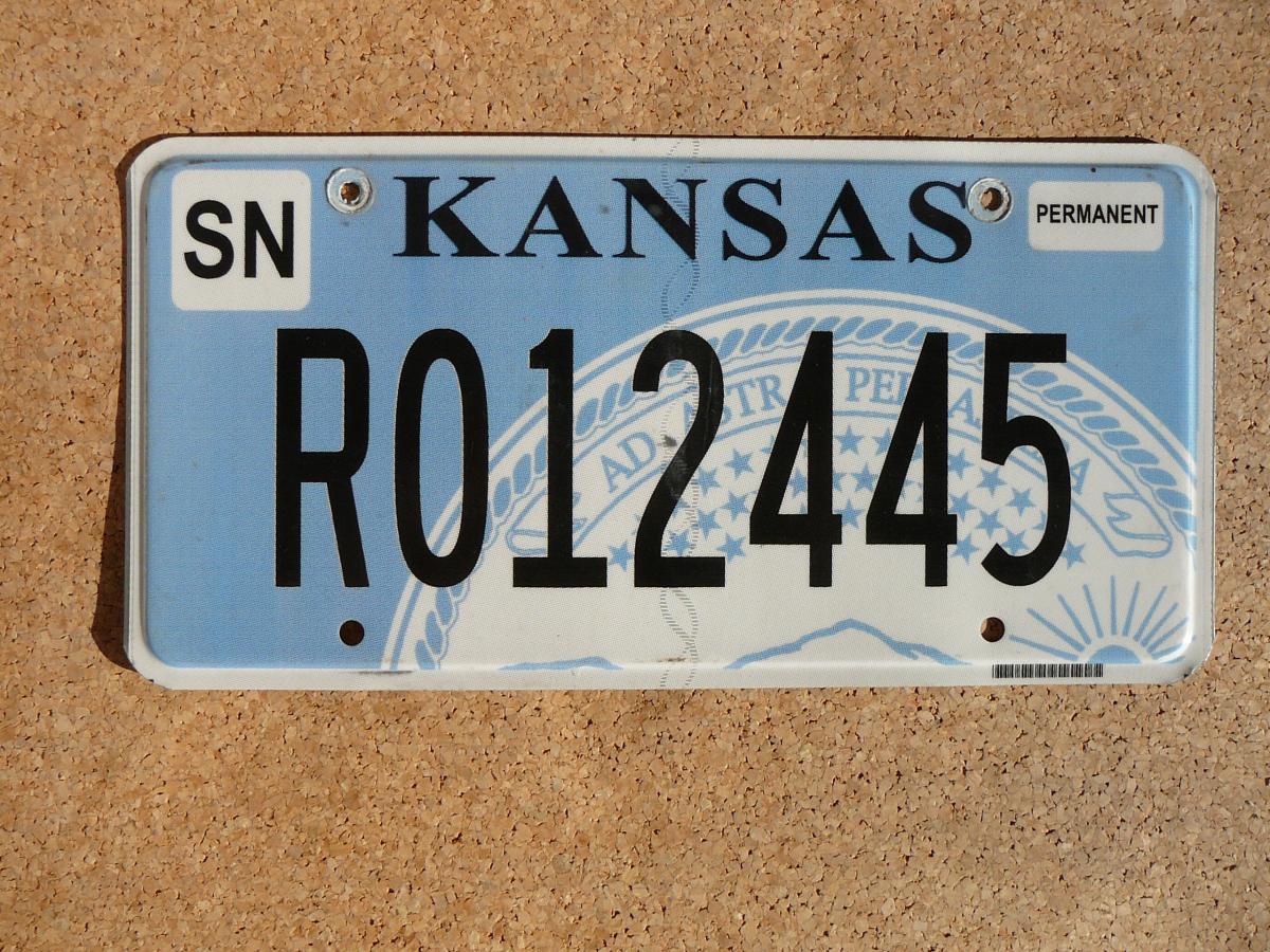 Kansas R012445 Permanent – originální americká SPZ