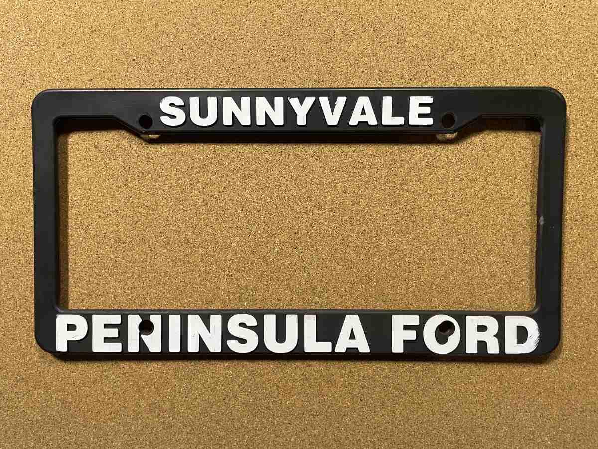 Rámeček SPZ Sunnyvale Peninsula Ford – černý plastový