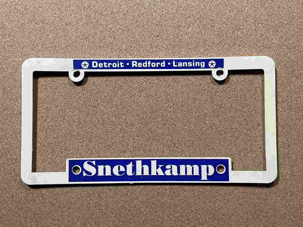 Vintage rámeček SPZ Chrysler dealer — Snethkamp, Detroit/Michigan (USA